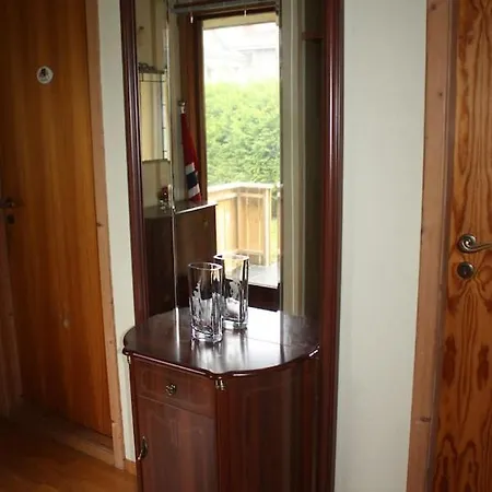 14 B بيت للعطل *